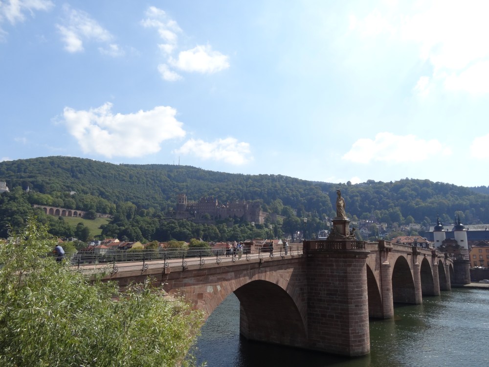 The old bridge and the castle 